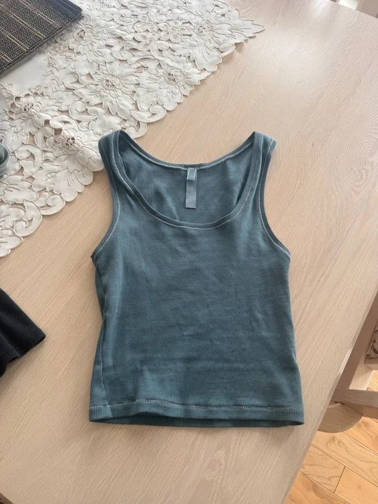 Skims cotton rib tank top - Picture 3 of 3